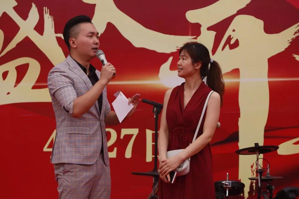 大事件!昨天,江南新區黃金地段的一條特色美食商業街盛大開盤,現場火爆!